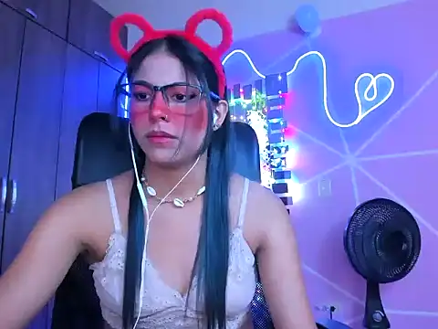  ALLYSON18  online show from January 22, 2025, 2:46 pm