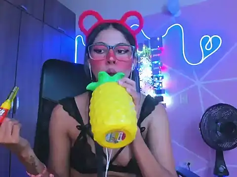  ALLYSON18  online show from January 31, 2025, 2:28 pm