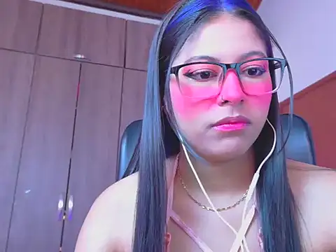 Snapshot of _ALLYSON18_ chatting on July 17, 2026, 12:01 pm ALLYSON18 online show from July 17, 2026, 12:01 pm