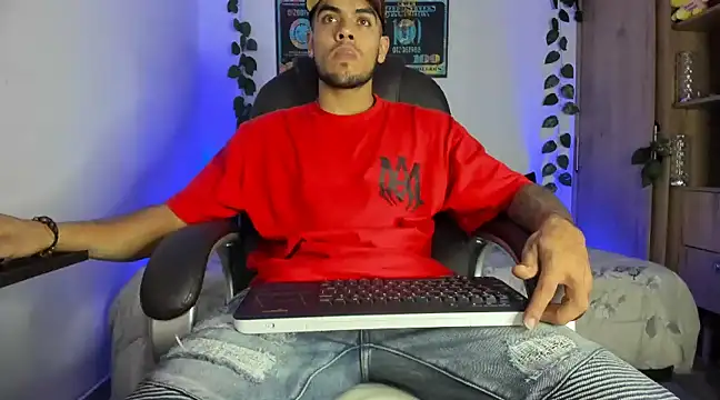 mikee scooth online show from February 26, 2025, 1:21 am