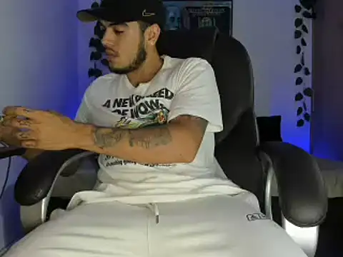 mikee scooth online show from March 15, 2025, 12:56 pm