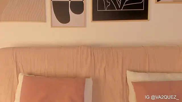 Heyloreley online show from November 8, 2025, 2:01 am