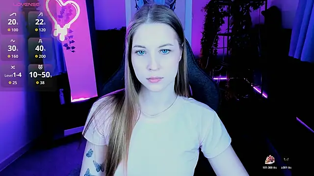 CuteMousee online show from November 8, 2025, 9:20 am