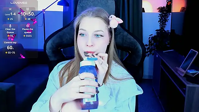 CuteMousee online show from March 8, 2026, 9:02 am