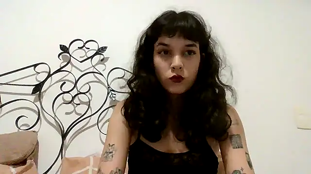 kimmykink online show from October 14, 2025, 11:49 pm