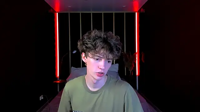 Snapshot of LukeSweet chatting on June 25, 2026, 2:54 pm LukeSweet online show from June 25, 2026, 2:54 pm