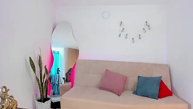 Snapshot of Sweetluna__ chatting on October 21, 2025, 7:03 pm Sweetluna online show from October 21, 2025, 7:03 pm