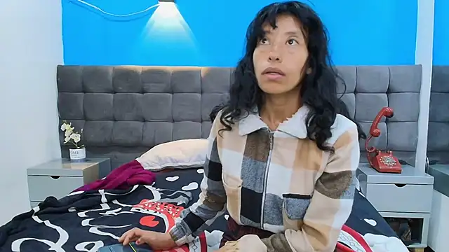 karolinee 66  online show from March 12, 2026, 3:45 am