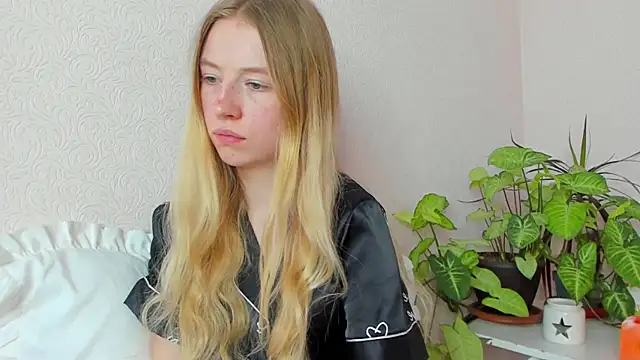 Snapshot of minidivaa_ chatting on January 10, 2025, 11:43 am minidivaa online show from January 10, 2025, 11:43 am