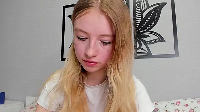 Snapshot of minidivaa_ chatting on February 4, 2025, 4:18 pm minidivaa online show from February 4, 2025, 4:18 pm