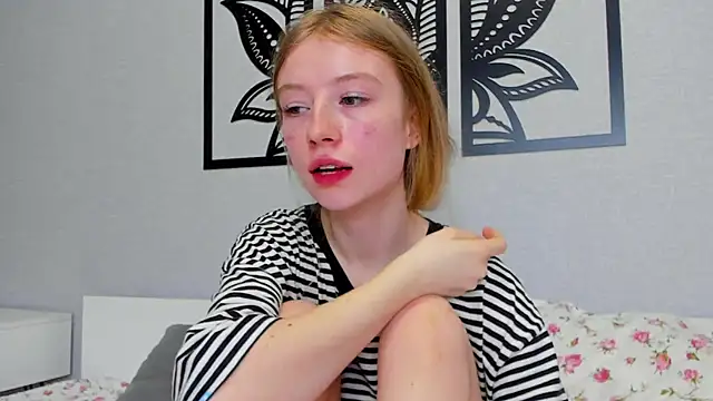 Snapshot of minidivaa_ chatting on February 19, 2025, 7:27 pm minidivaa online show from February 19, 2025, 7:27 pm