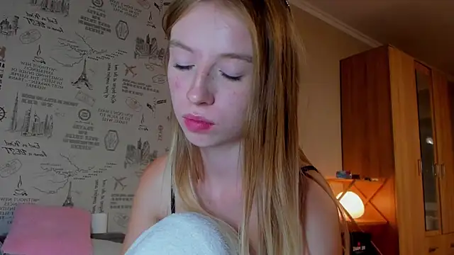 Snapshot of minidivaa_ chatting on September 13, 2025, 7:24 pm minidivaa online show from September 13, 2025, 7:24 pm