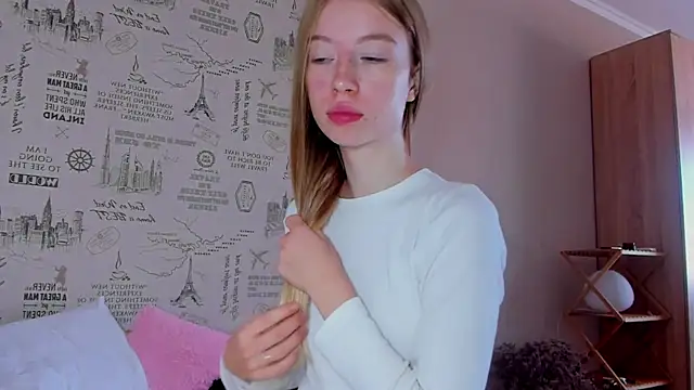 Snapshot of minidivaa_ chatting on October 2, 2025, 9:16 am minidivaa online show from October 2, 2025, 9:16 am