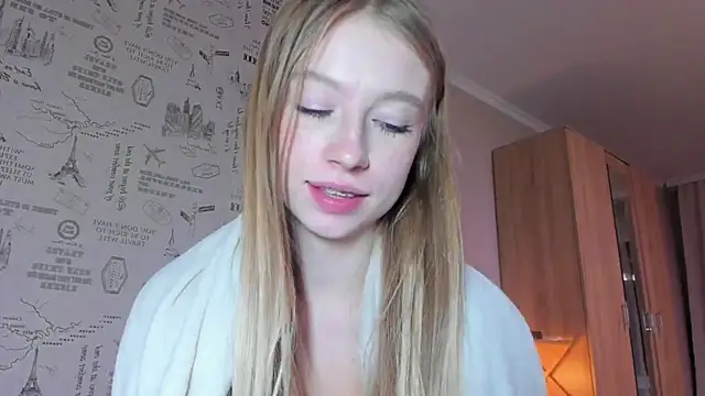 Snapshot of minidivaa_ chatting on October 4, 2025, 9:13 pm minidivaa online show from October 4, 2025, 9:13 pm