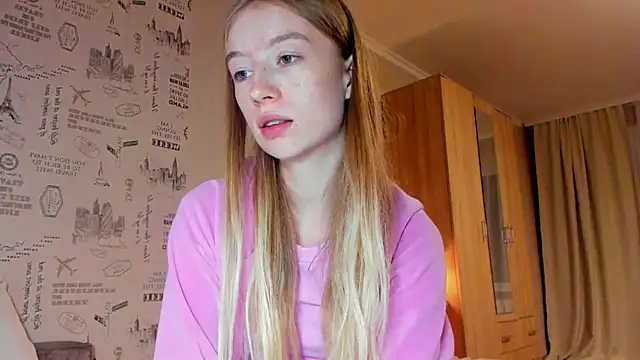 Snapshot of minidivaa_ chatting on October 8, 2025, 9:01 pm minidivaa online show from October 8, 2025, 9:01 pm