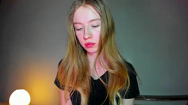 Snapshot of minidivaa_ chatting on April 8, 2026, 7:58 pm minidivaa online show from April 8, 2026, 7:58 pm