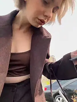 SandraCarter online show from November 24, 2025, 7:19 am