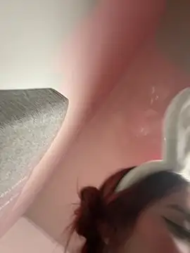 Isa smeraldy online show from March 4, 2026, 6:41 am