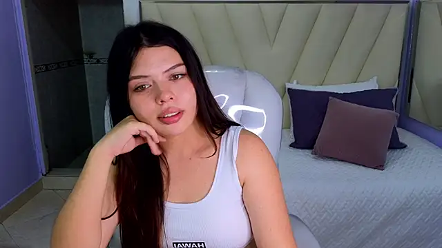 Snapshot of Sexy_paradise18_ chatting on March 22, 2025, 6:43 am Sexy paradise18 online show from March 22, 2025, 6:43 am
