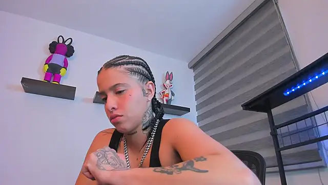 Gangster Girl online show from November 30, 2025, 2:43 pm