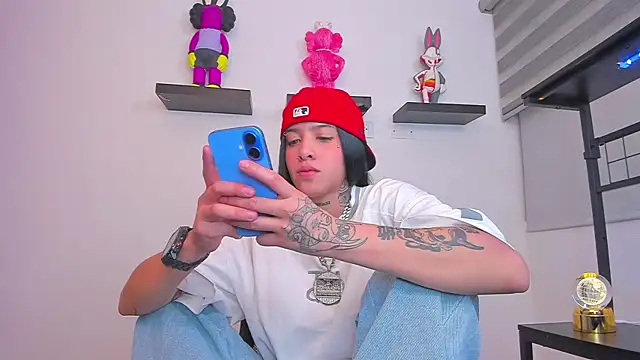 Gangster Girl online show from April 23, 2026, 6:36 am