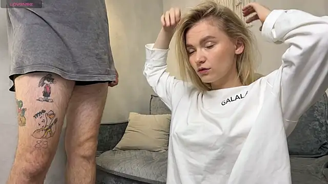 Adelovenick online show from October 6, 2025, 7:28 am