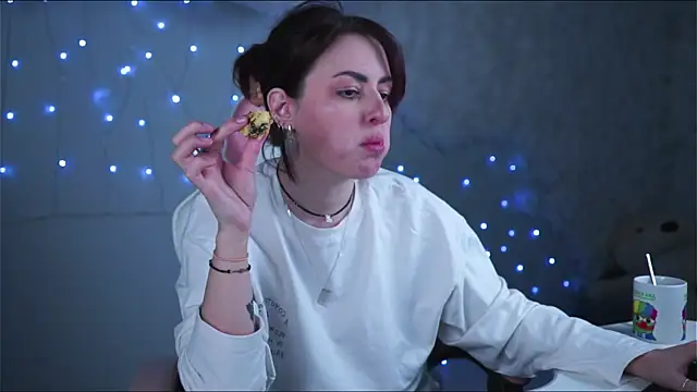 Lana  May online show from March 2, 2025, 11:29 am