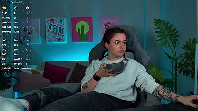 Lana  May online show from November 30, 2025, 11:36 am