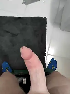 moaning4you95 online show from February 6, 2025, 7:40 pm