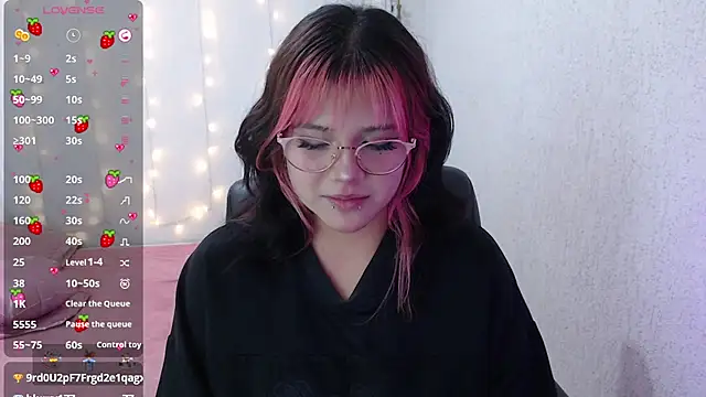 Snapshot of mixie_cute chatting on January 19, 2025, 9:34 pm mixie cute online show from January 19, 2025, 9:34 pm