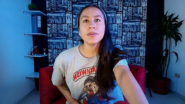 Snapshot of EmiGomez_ chatting on March 23, 2026, 2:21 pm EmiGomez online show from March 23, 2026, 2:21 pm