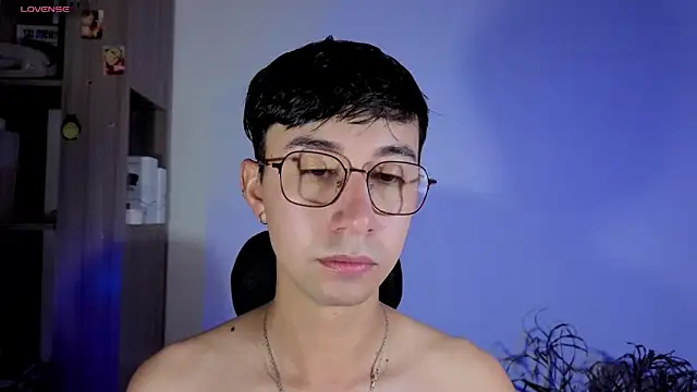 cameron cum online show from November 4, 2025, 11:09 am