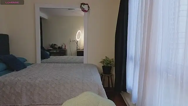 cameron cum online show from December 1, 2025, 11:04 am