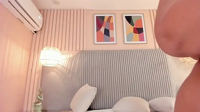 samyriverss online show from November 8, 2025, 9:42 am