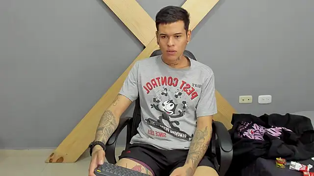 Snapshot of jamesinked_ chatting on December 16, 2024, 2:49 pm jamesinked online show from December 16, 2024, 2:49 pm