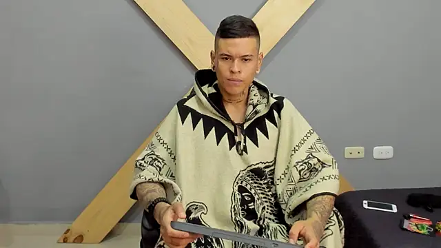 Snapshot of jamesinked_ chatting on December 19, 2024, 2:13 pm jamesinked online show from December 19, 2024, 2:13 pm