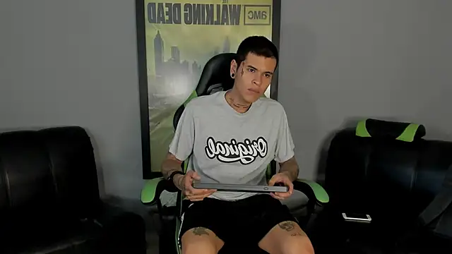 Snapshot of jamesinked_ chatting on January 30, 2025, 4:24 pm jamesinked online show from January 30, 2025, 4:24 pm