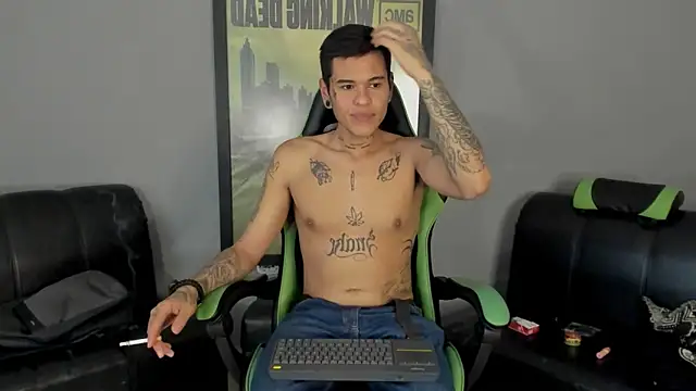 Snapshot of jamesinked_ chatting on February 7, 2025, 5:18 pm jamesinked online show from February 7, 2025, 5:18 pm
