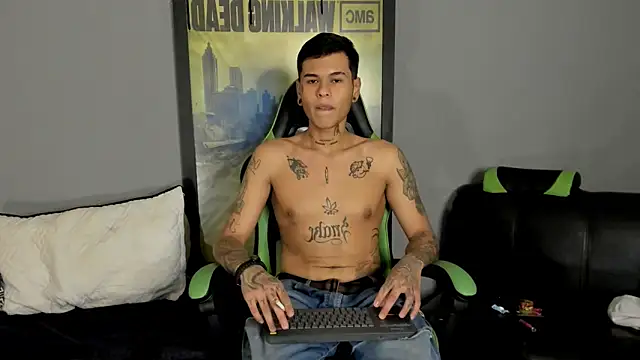 Snapshot of jamesinked_ chatting on March 22, 2025, 1:32 am jamesinked online show from March 22, 2025, 1:32 am