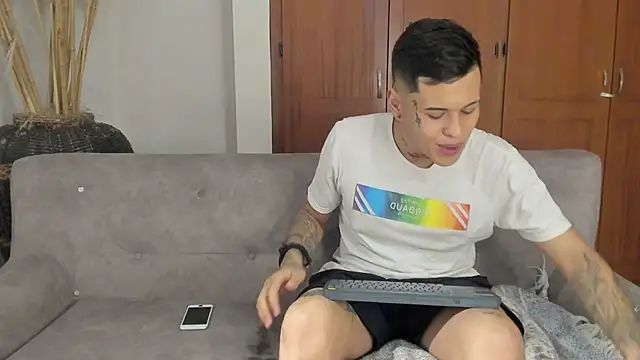 Snapshot of jamesinked_ chatting on November 29, 2025, 10:24 pm jamesinked online show from November 29, 2025, 10:24 pm