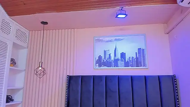 viiolett lee online show from January 5, 2025, 2:38 am