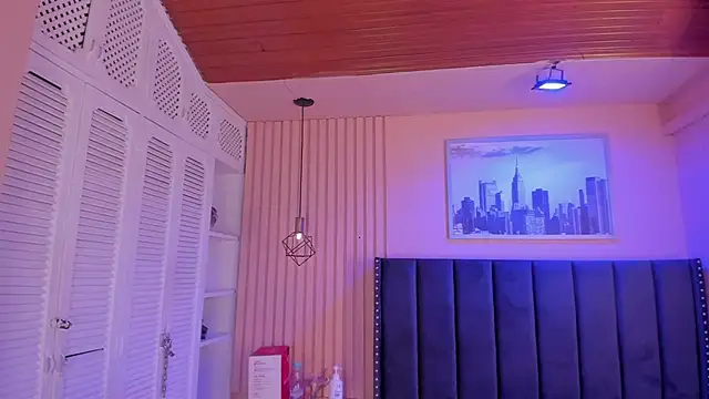 viiolett lee online show from January 6, 2025, 12:59 am