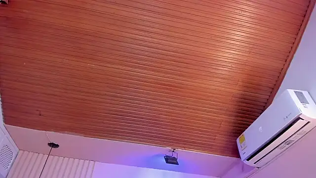 viiolett lee online show from January 13, 2025, 12:30 am