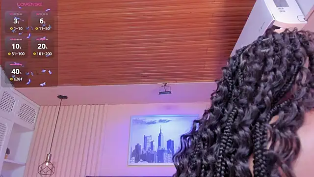 viiolett lee online show from February 12, 2025, 2:14 am