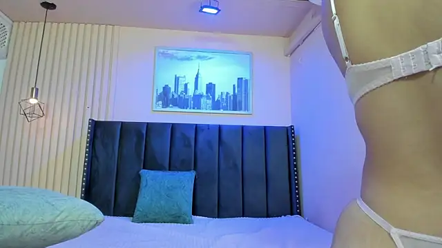 Snapshot of viiolett_lee chatting on March 3, 2026, 7:42 pm viiolett lee online show from March 3, 2026, 7:42 pm