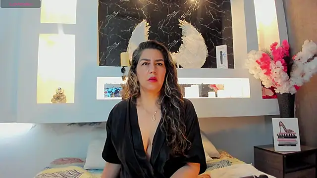 Snapshot of Cinthya_mjs chatting on September 25, 2025, 12:20 pm Cinthya mjs online show from September 25, 2025, 12:20 pm