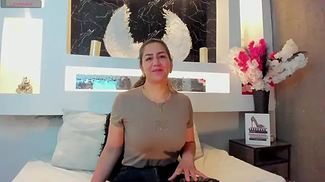 Cinthya mjs online show from October 11, 2025, 12:04 pm