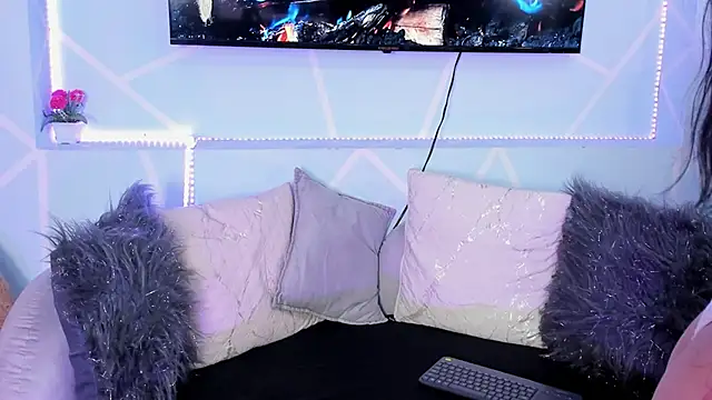 lila noa online show from November 8, 2025, 7:45 pm