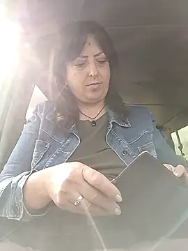 Snapshot of larylary6969 chatting on October 21, 2025, 9:10 am larylary6969 online show from October 21, 2025, 9:10 am