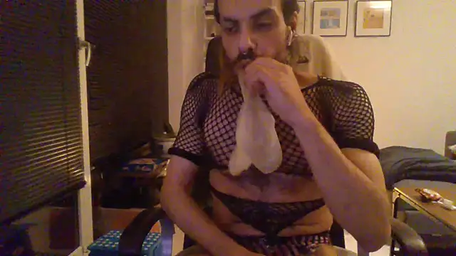 P4RtYBOII92 online show from November 10, 2025, 9:03 pm